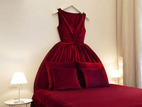  Maison Moschino
