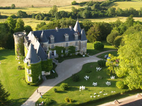  Chateau De La Cote Hotel, 
